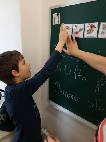 Dzień otwarty dla rodziców dzieci z autyzmem w SP 4 w Ostrołęce [01.03.2018] - zdjęcie #6 - eOstroleka.pl