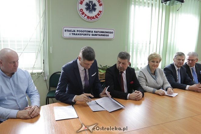 Podpisanie umowy na wykonanie stacji pogotowia w Ostrowi Mazowieckiej [01.03.2018] - zdjęcie #16 - eOstroleka.pl