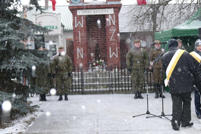 Obchody Dnia Pamięci Żołnierzy Wyklętych w Myszyńcu [02.03.2018] - zdjęcie #2 - eOstroleka.pl
