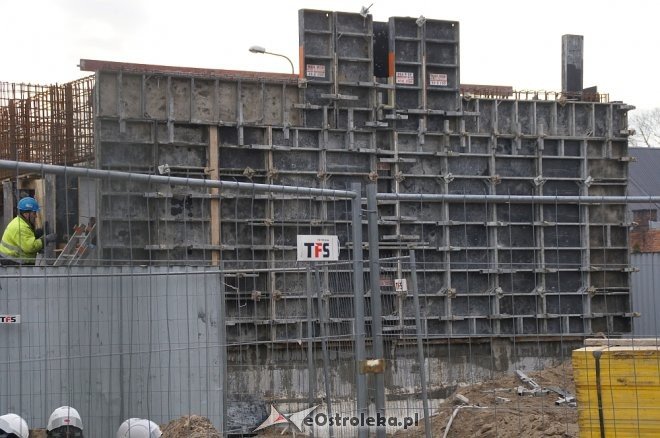 Raport z placu budowy Muzeum Żołnierzy Wyklętych [06.03.2018] - zdjęcie #2 - eOstroleka.pl