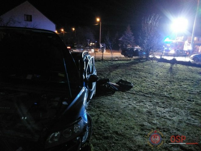 Wypadek w Łysych. Kierująca bmw i pięcioletnie dziecko trafiły do szpitala [12.03.2018] - zdjęcie #11 - eOstroleka.pl