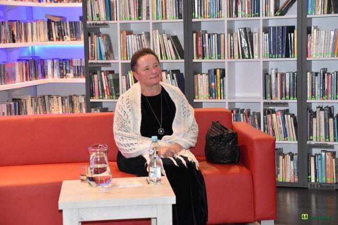 Irena Duchowska w kadzidlańskiej bibliotece [13.03.2018] - zdjęcie #2 - eOstroleka.pl