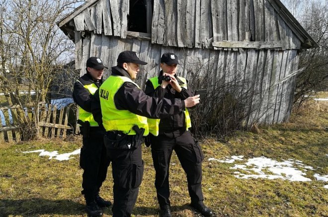 Obława za uciekinierami z grójeckiego aresztu zakończona. Obaj zostali złapani [26.03.2018] - zdjęcie #6 - eOstroleka.pl