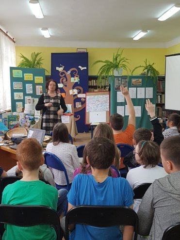Spotkanie z Barbarą Zakrzewską w Szkole Podstawowej Nr 2 [23.03.2018] - zdjęcie #5 - eOstroleka.pl