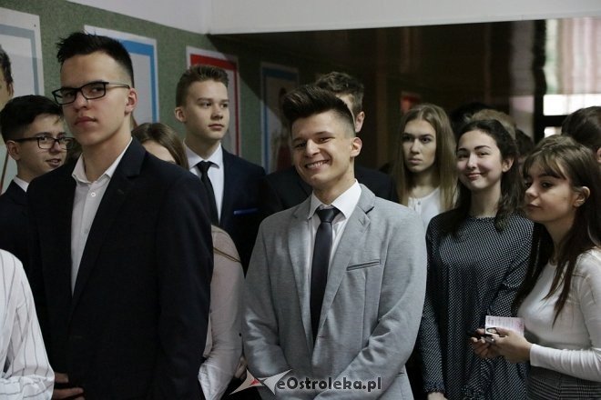 Egzamin gimnazjalny 2018 w Ostrołęce. Część humanistyczna [18.04.2018] - zdjęcie #10 - eOstroleka.pl