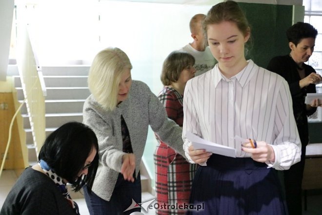 Egzamin gimnazjalny 2018 w Ostrołęce. Część humanistyczna [18.04.2018] - zdjęcie #26 - eOstroleka.pl