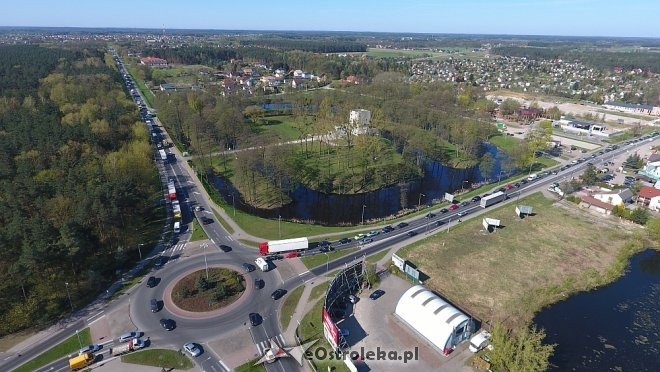 Kolizja na drodze dojazdowej do tymczasowego mostu w Ostrołęce [20.04.2018] - zdjęcie #4 - eOstroleka.pl