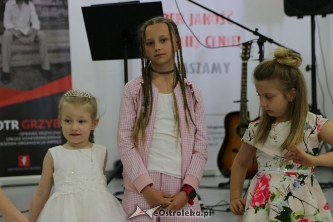 Dzień Rodziny i wiosenny pokaz mody w Hali Targowej Feniks [22.04.2018] - zdjęcie #34 - eOstroleka.pl