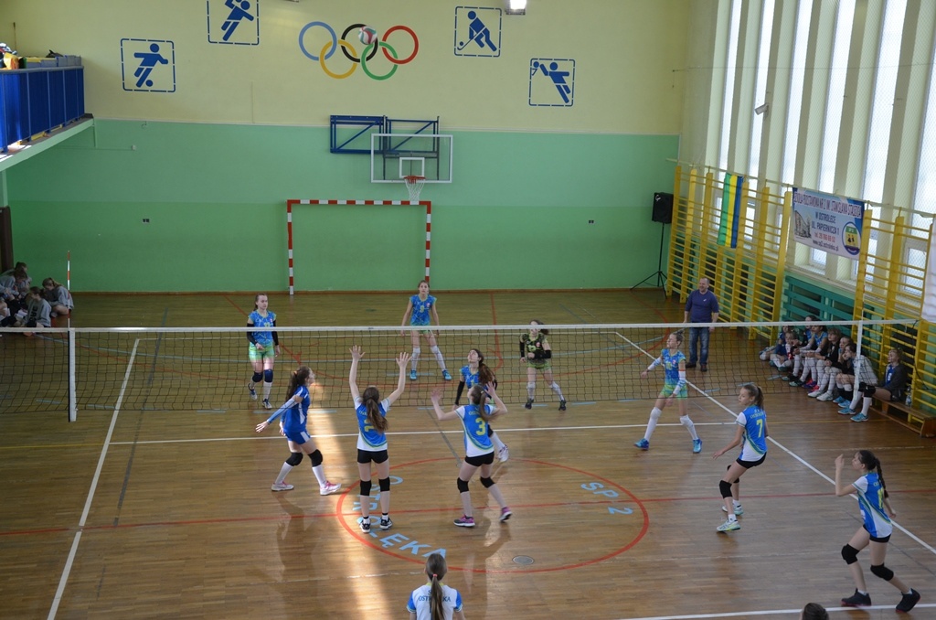 Turniej siatkówki w SP 2 [19.04.2018] - zdjęcie #11 - eOstroleka.pl