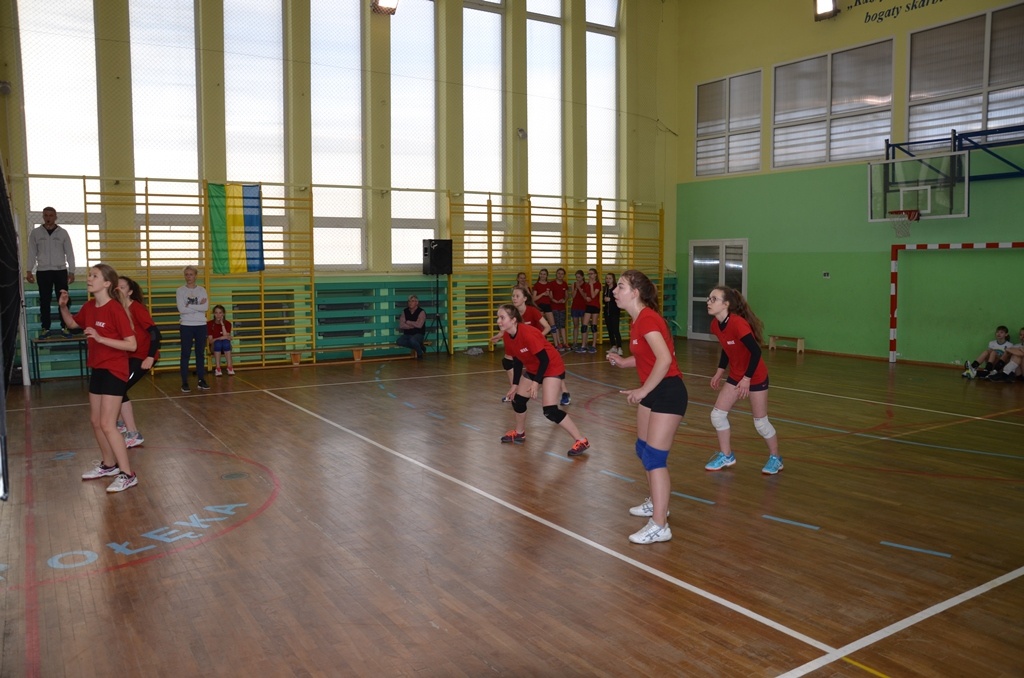 Turniej siatkówki w SP 2 [19.04.2018] - zdjęcie #15 - eOstroleka.pl