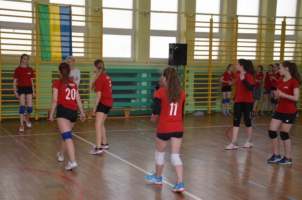 Turniej siatkówki w SP 2 [19.04.2018] - zdjęcie #18 - eOstroleka.pl