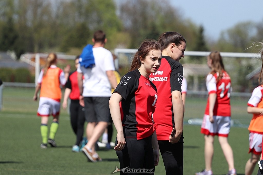 Mistrzostwa Ostrołęki szkół średnich w piłce nożnej kobiet [23.04.2018] - zdjęcie #12 - eOstroleka.pl