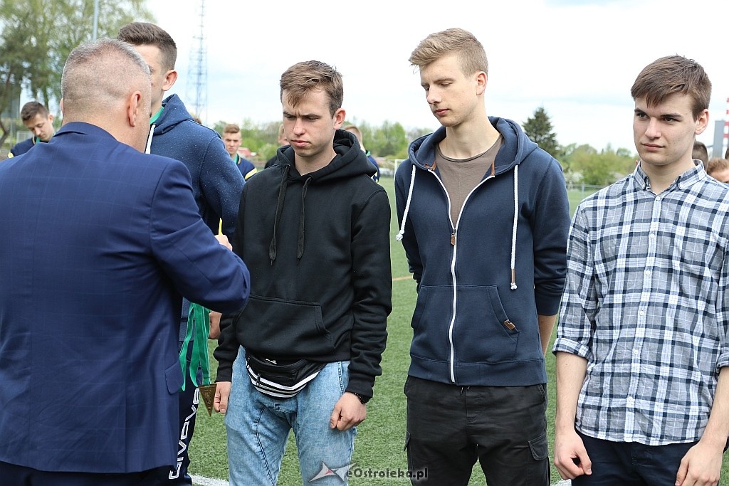 Mistrzostwa Ostrołęki szkół średnich w piłce nożnej mężczyzn [26.04.2018] - zdjęcie #38 - eOstroleka.pl