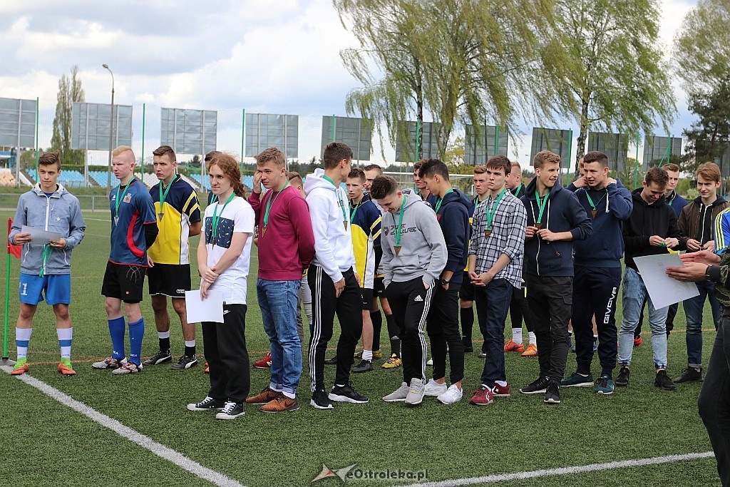 Mistrzostwa Ostrołęki szkół średnich w piłce nożnej mężczyzn [26.04.2018] - zdjęcie #39 - eOstroleka.pl