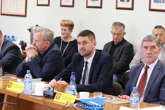 Sesja rady miasta Ostrołęki [26.04.2018] - zdjęcie #11 - eOstroleka.pl