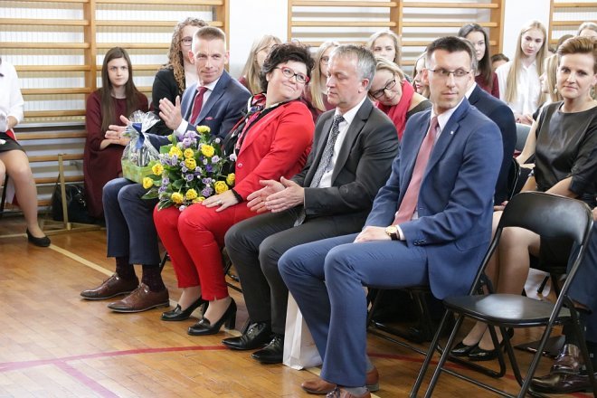 Rozdanie świadectw maturalnych w II LO w Ostrołęce [26.04.2018] - zdjęcie #42 - eOstroleka.pl