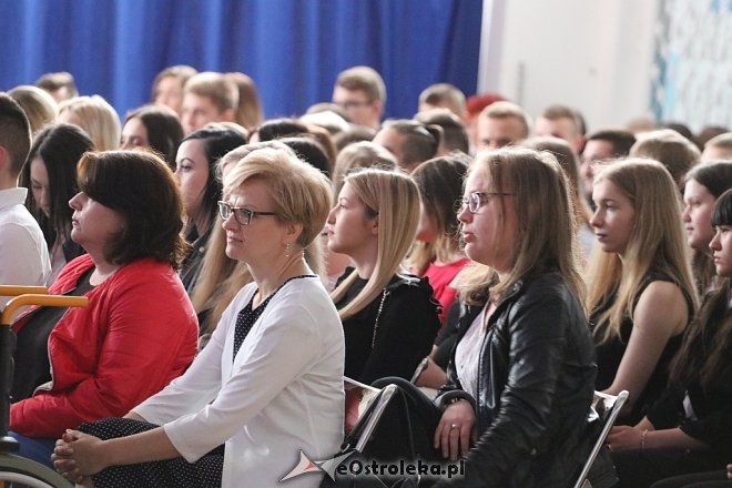 Rozdanie świadectw maturalnych w ZSZ 3 w Ostrołęce [27.04.2018] - zdjęcie #4 - eOstroleka.pl