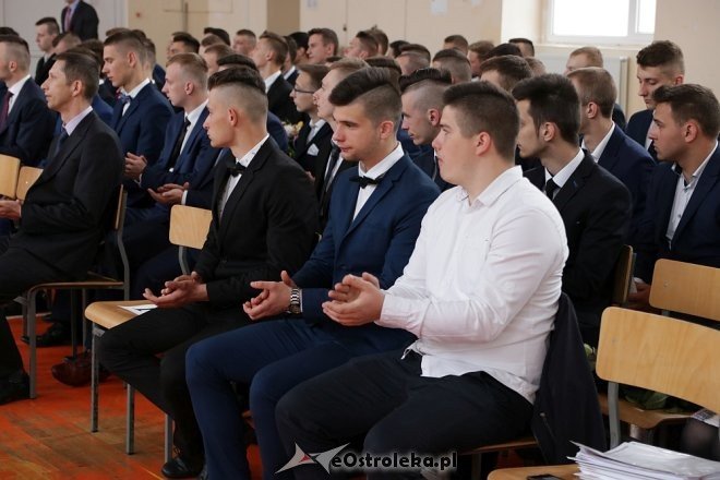 Rozdanie świadectw maturalnych w ZSZ nr 1 w Ostrołęce [27.04.2018] - zdjęcie #24 - eOstroleka.pl