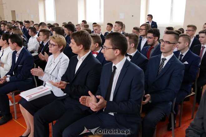 Rozdanie świadectw maturalnych w ZSZ nr 1 w Ostrołęce [27.04.2018] - zdjęcie #29 - eOstroleka.pl