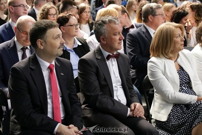 Rozdanie świadectw maturalnych w ZSZ nr 4 [27.04.2018] - zdjęcie #6 - eOstroleka.pl
