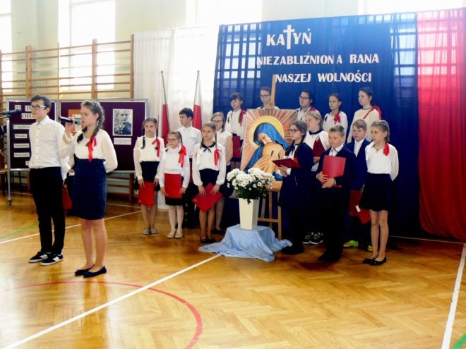 Uczniowie SP w Wykrocie pamiętają o ofiarach Katynia [30.04.2018] - zdjęcie #28 - eOstroleka.pl