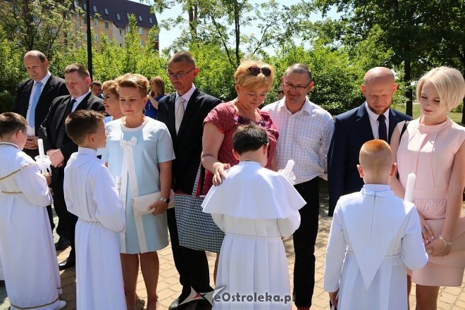 Komunia w parafii pw. Zbawiciela Świata w Ostrołęce [13.05.2018] - zdjęcie #77 - eOstroleka.pl