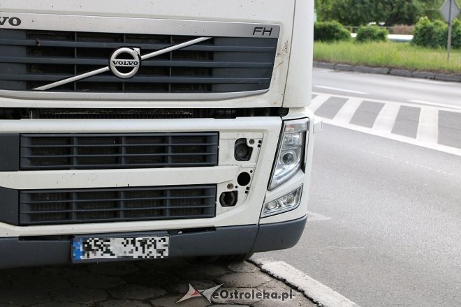 Ostrołęka: Zderzenie ciężarówki z sarną na Traugutta [15.05.2018] - zdjęcie #6 - eOstroleka.pl