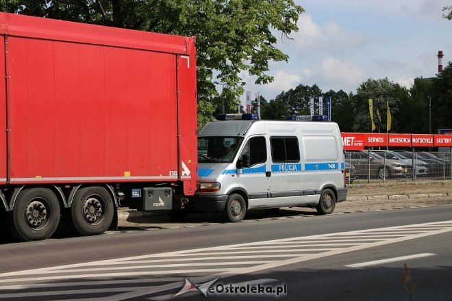 Ostrołęka: Zderzenie ciężarówki z sarną na Traugutta [15.05.2018] - zdjęcie #12 - eOstroleka.pl