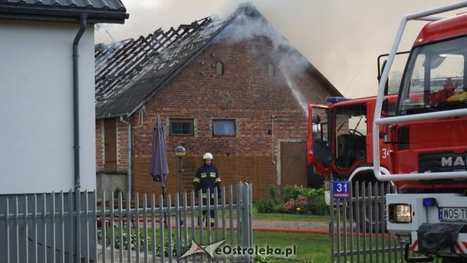 Pożar w Obierwi. Trwa akcja gaśnicza [22.05.2018] - zdjęcie #2 - eOstroleka.pl