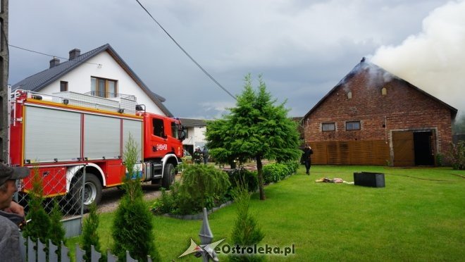 Pożar w Obierwi. Trwa akcja gaśnicza [22.05.2018] - zdjęcie #20 - eOstroleka.pl
