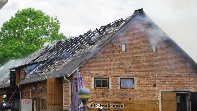 Pożar w Obierwi. Trwa akcja gaśnicza [22.05.2018] - zdjęcie #24 - eOstroleka.pl