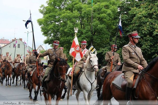 Parada wojskowa na ulicach Ostrołęki [26.05.2018] - zdjęcie #1 - eOstroleka.pl