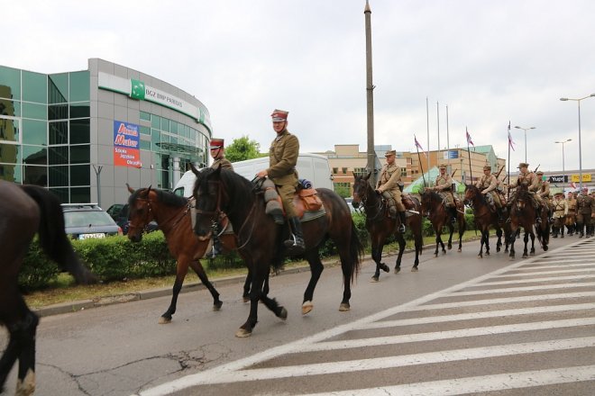 Parada wojskowa na ulicach Ostrołęki [26.05.2018] - zdjęcie #11 - eOstroleka.pl