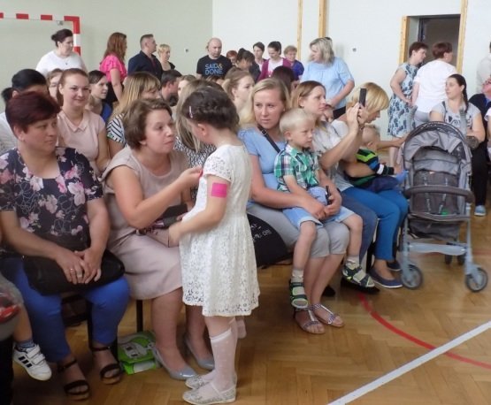 Dzień Mamy i Taty w Szkole Podstawowej w Wykrocie [25.05.2018] - zdjęcie #18 - eOstroleka.pl