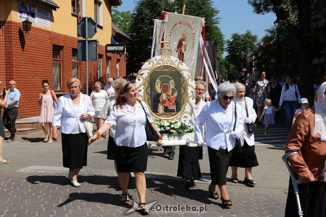 Procesja Bożego Ciała w parafi pw. św. Antoniego w Ostrołęce [31.05.2018] - zdjęcie #7 - eOstroleka.pl
