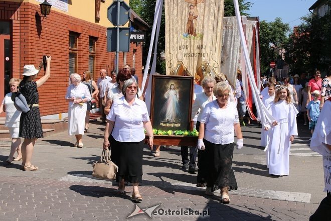 Procesja Bożego Ciała w parafi pw. św. Antoniego w Ostrołęce [31.05.2018] - zdjęcie #8 - eOstroleka.pl