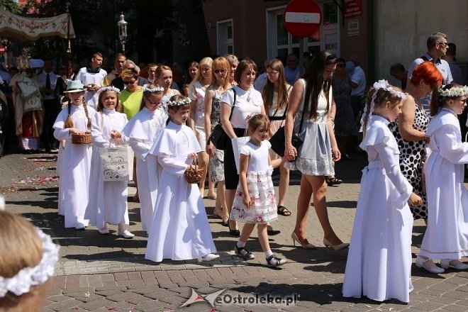 Procesja Bożego Ciała w parafi pw. św. Antoniego w Ostrołęce [31.05.2018] - zdjęcie #48 - eOstroleka.pl
