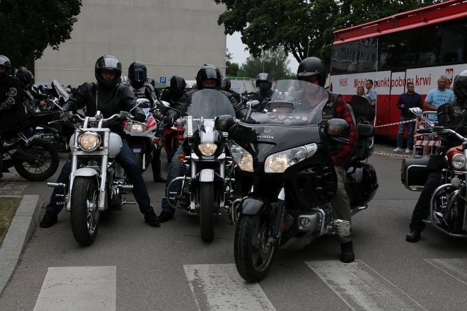 Motoserce 2018: Parada motocykli ulicami Ostrołęki [02.06.2018] - zdjęcie #7 - eOstroleka.pl