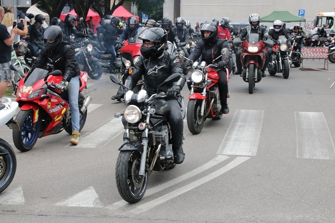 Motoserce 2018: Parada motocykli ulicami Ostrołęki [02.06.2018] - zdjęcie #19 - eOstroleka.pl