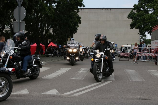 Motoserce 2018: Parada motocykli ulicami Ostrołęki [02.06.2018] - zdjęcie #58 - eOstroleka.pl