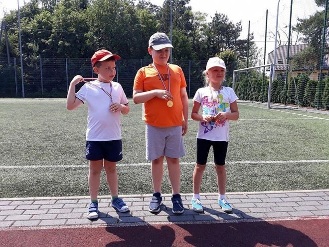 Sportowy Dzień Dziecka w ostrołęckiej „czwórce” [,01.06.2018] - zdjęcie #21 - eOstroleka.pl