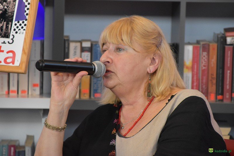 Spotkanie z Elżbietą Ficowską w bibliotece w Kadzidle [11.06.2018] - zdjęcie #21 - eOstroleka.pl