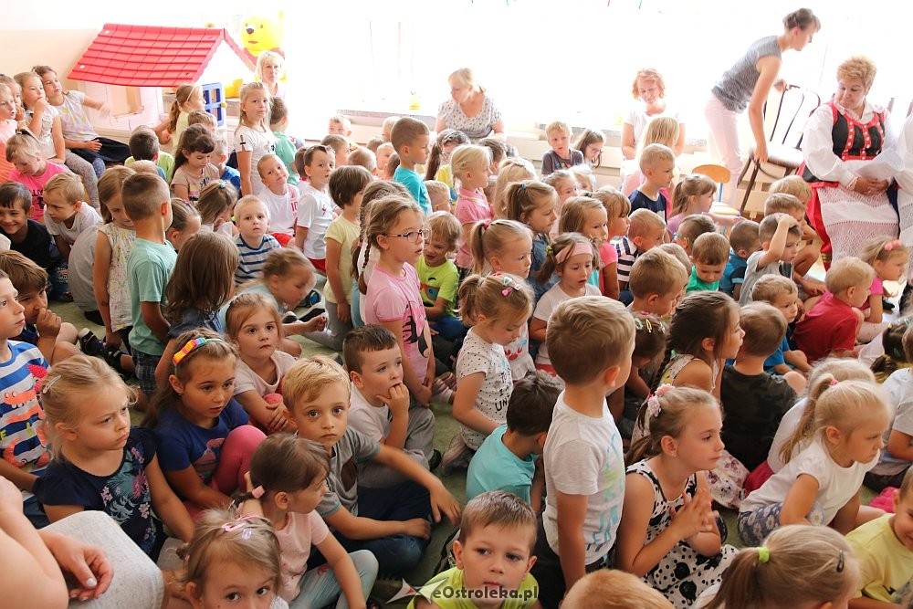 Przedszkolaki z Krainy Misiów o tradycjach Nocy Świętojańskiej na Kurpiach [14.06.2018] - zdjęcie #8 - eOstroleka.pl
