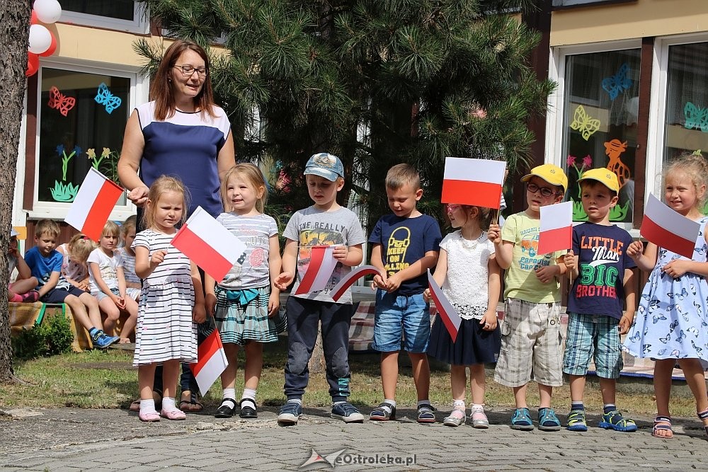 Rodzinny piknik patriotyczny w Przedszkolu Miejskim nr 10 [15.06.2018] - zdjęcie #32 - eOstroleka.pl