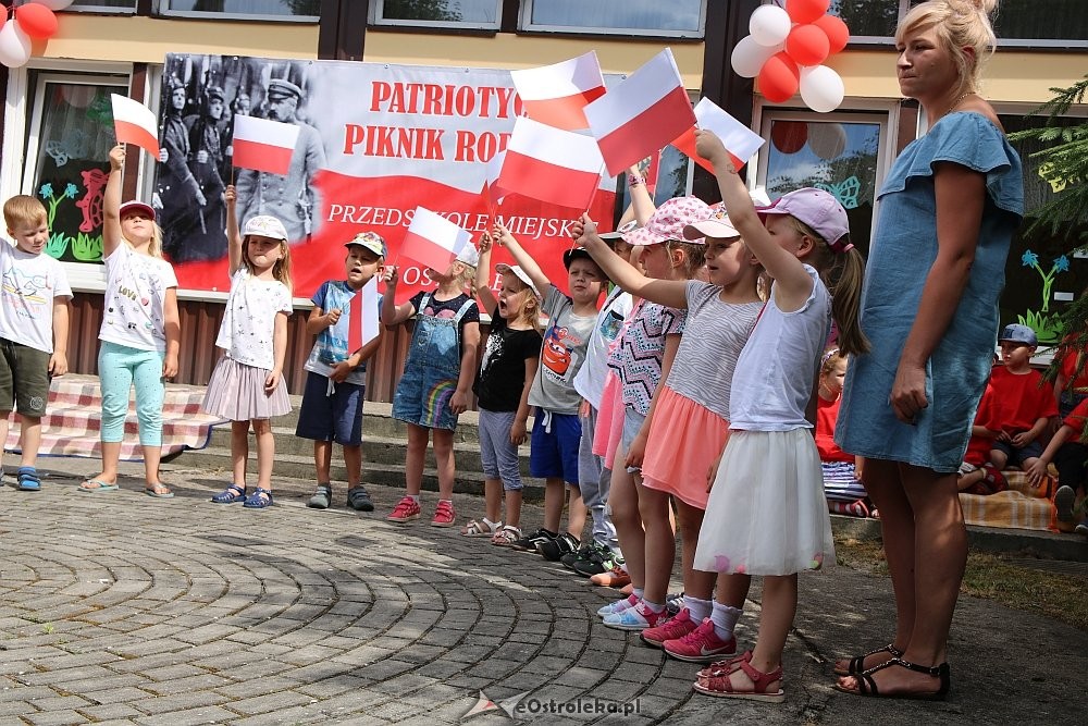 Rodzinny piknik patriotyczny w Przedszkolu Miejskim nr 10 [15.06.2018] - zdjęcie #37 - eOstroleka.pl