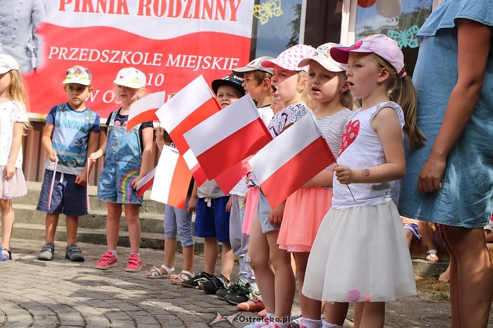 Rodzinny piknik patriotyczny w Przedszkolu Miejskim nr 10 [15.06.2018] - zdjęcie #41 - eOstroleka.pl