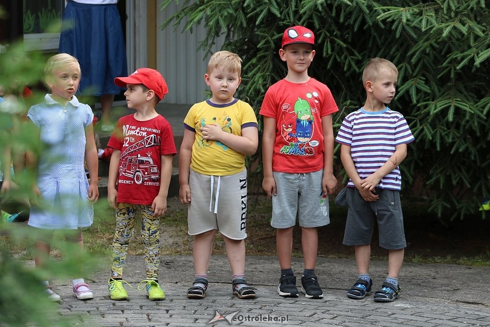 Rodzinny piknik patriotyczny w Przedszkolu Miejskim nr 10 [15.06.2018] - zdjęcie #45 - eOstroleka.pl