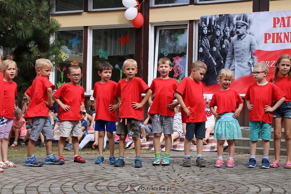 Rodzinny piknik patriotyczny w Przedszkolu Miejskim nr 10 [15.06.2018] - zdjęcie #65 - eOstroleka.pl