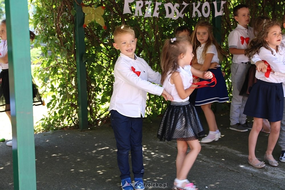 Uroczyste zakończenie roku szkolnego w Przedszkolu Miejskim nr 16 [20.06.2018] - zdjęcie #11 - eOstroleka.pl