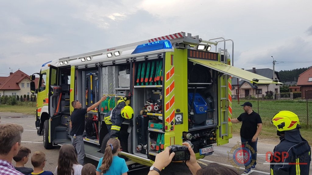 Prezentacja najnowocześniejszego sprzętu strażackiego w Łysych [21.06.2018] - zdjęcie #23 - eOstroleka.pl